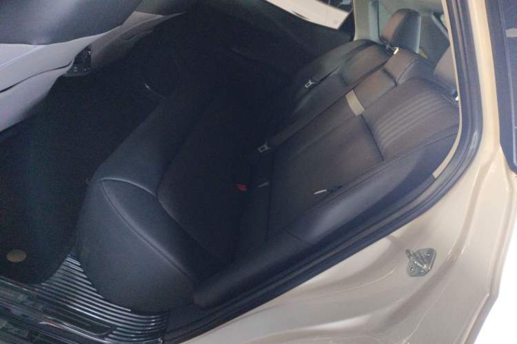Used Toyota bZ3 2023 517 km Elite PRO Left Rear Seat