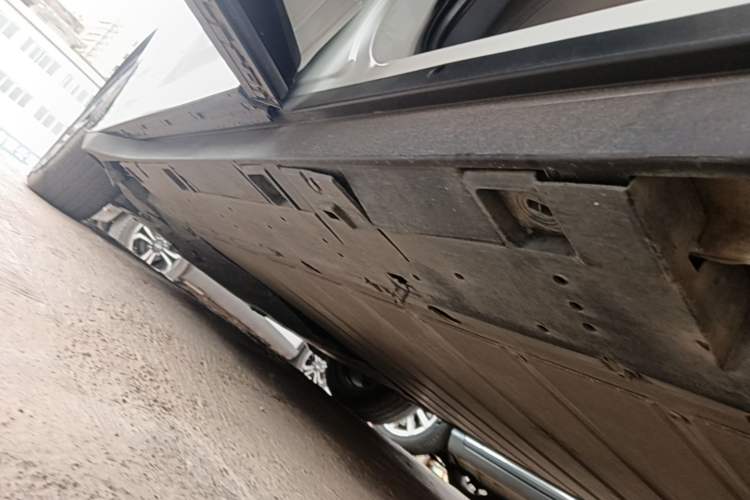 Used Toyota bZ3 2023 517 km Elite PRO Left Side Sill