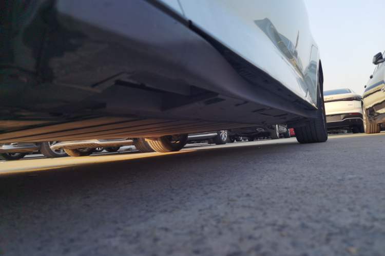 Used Toyota bZ3 2023 517 km Elite PRO Left Side Sill