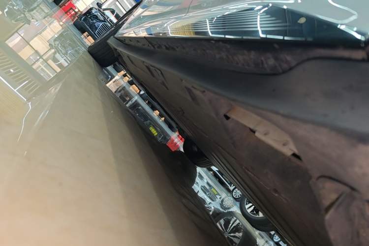 Used Toyota bZ3 2023 517 km Elite PRO Left Side Sill
