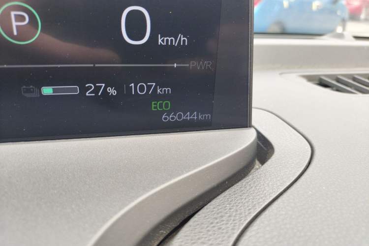 Used Toyota bZ3 2023 517 km Elite PRO Odometer Close Up