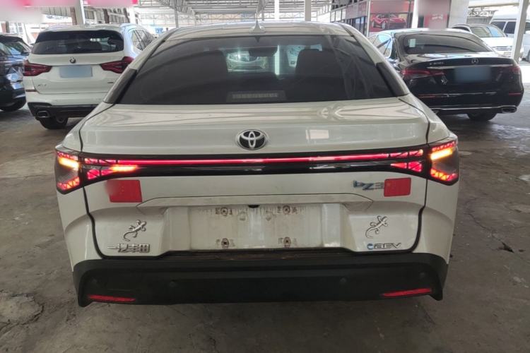 Used Toyota bZ3 2023 616 km Long-Range Premium Rear