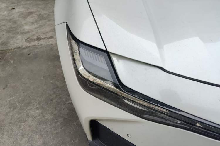 Used Toyota bZ3 2023 517 km Elite PRO Right Front Headlight