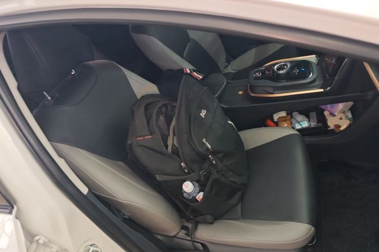 Used Toyota bZ3 2023 517 km Elite PRO Right Front Seat