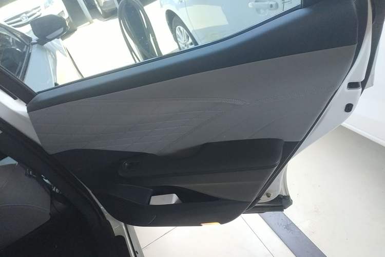 Used Toyota bZ3 2023 517 km Elite PRO Right Rear Door Interior