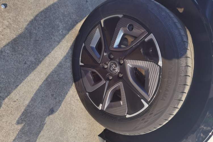 Used Toyota bZ3 2023 517 km Elite PRO Right Rear Wheel Hub