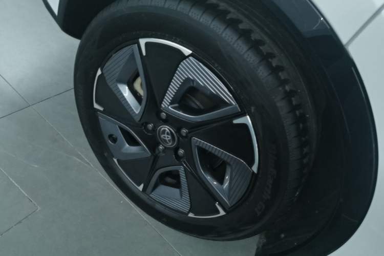 Used Toyota bZ3 2023 517 km Elite PRO Right Rear Wheel Hub