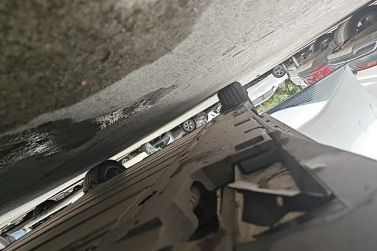 Used Toyota bZ3 2023 517 km Elite PRO Right Side Sill