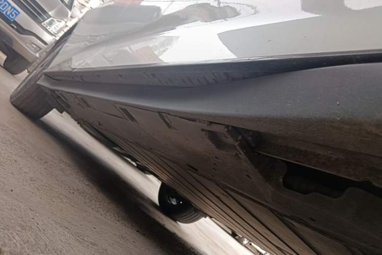 Used Toyota bZ3 2023 517 km Elite PRO Right Side Sill