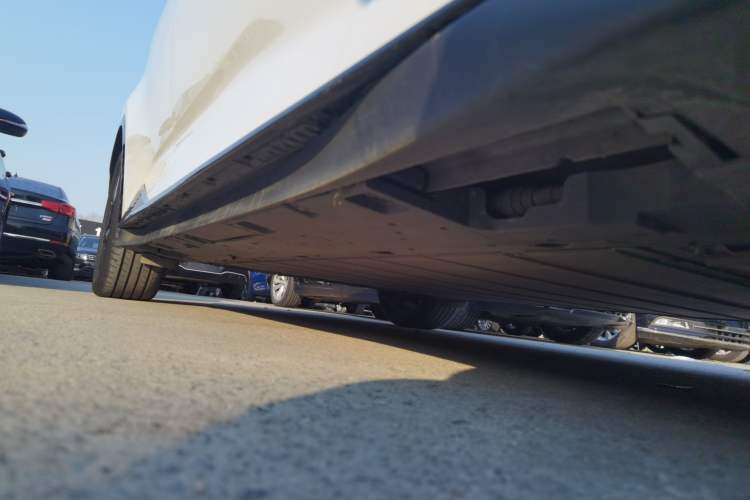Used Toyota bZ3 2023 517 km Elite PRO Right Side Sill
