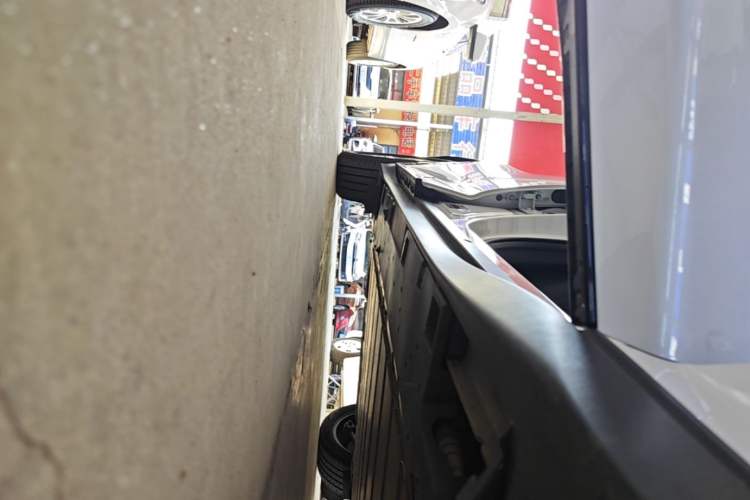Used Toyota bZ3 2023 517 km Elite PRO Right Side Sill