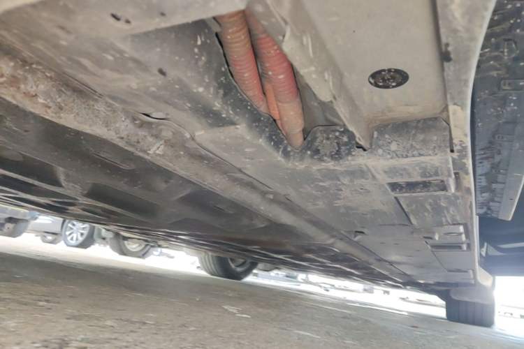 Used Toyota bZ3 2023 616 km Long-Range Premium Right Side Sill