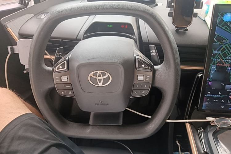 Used Toyota bZ3 2023 517 km Elite PRO Steering Wheel