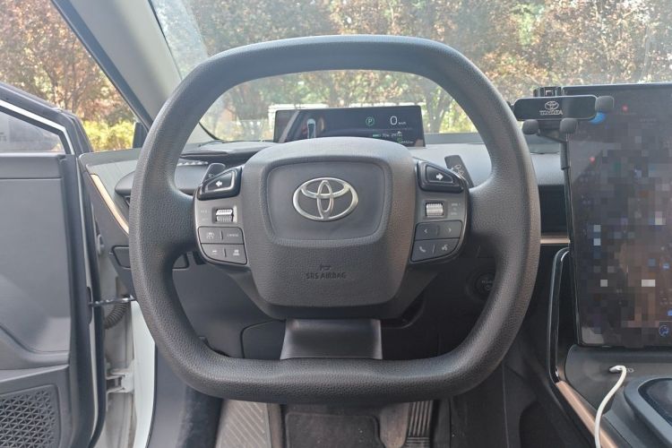 Used Toyota bZ3 2023 517 km Elite PRO Steering Wheel