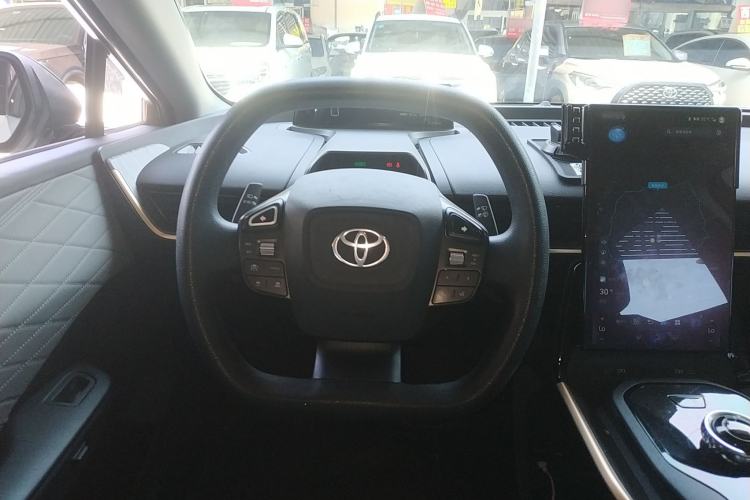 Used Toyota bZ3 2023 517 km Elite PRO Steering Wheel