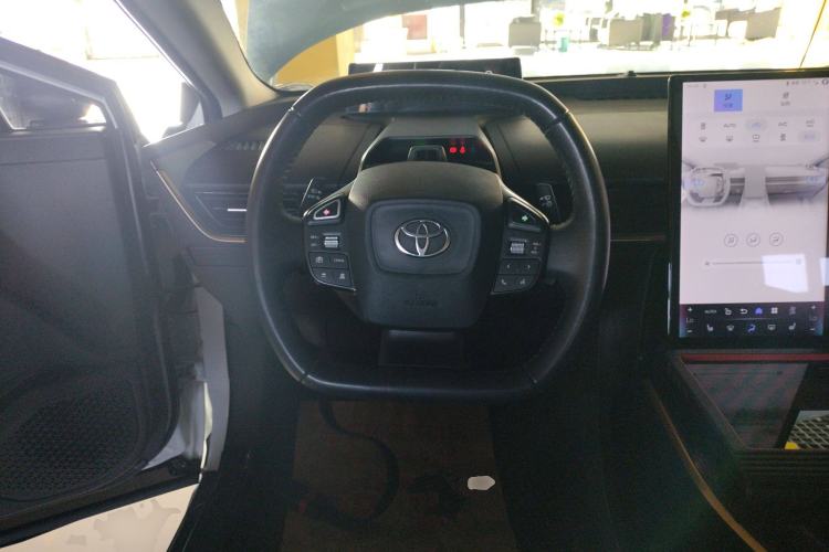Used Toyota bZ3 2023 517 km Elite PRO Steering Wheel