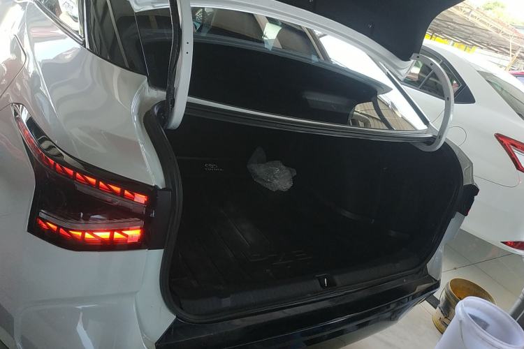 Used Toyota bZ3 2023 517 km Elite PRO Trunk