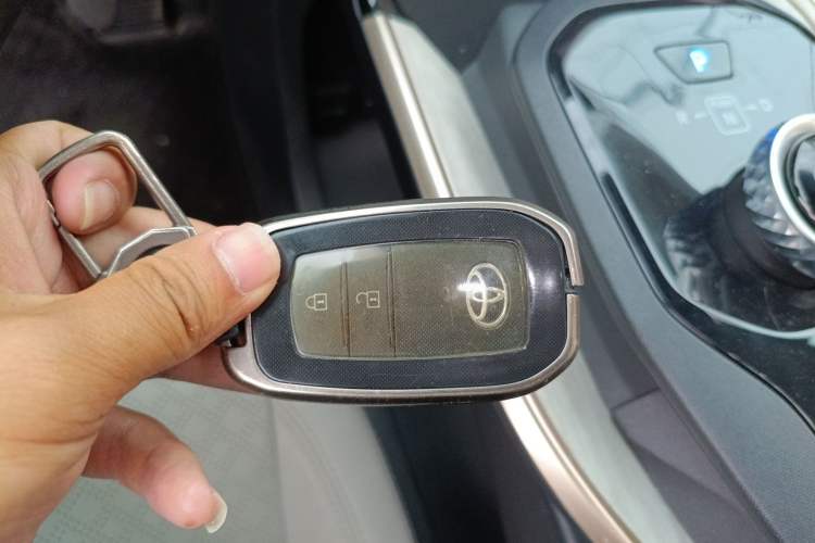 Used Toyota bZ3 2023 616 km Long-Range Premium Vehicle Key