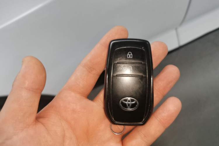 Used Toyota bZ3 2023 517 km Elite PRO Vehicle Key