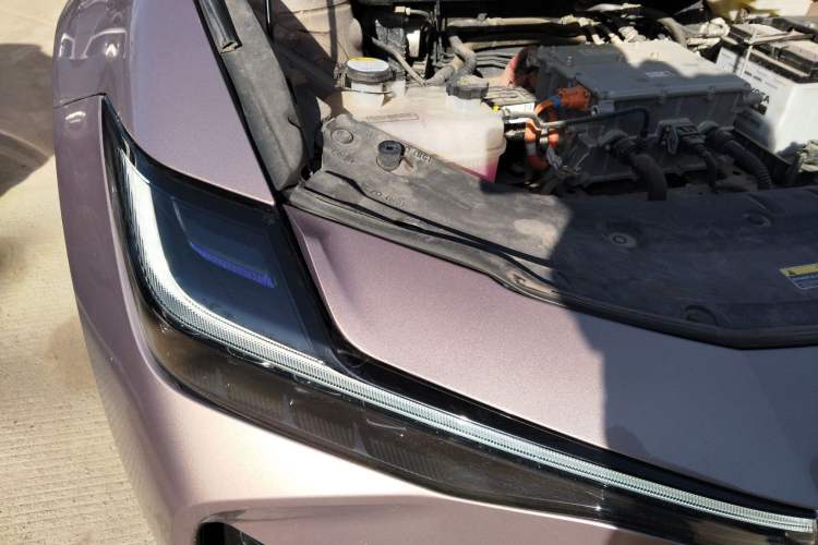 Used Toyota bZ3 2023 616 km Long-Range Premium Engine Bay Right