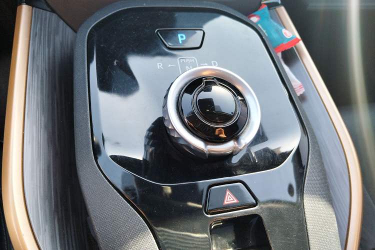 Used Toyota bZ3 2023 616 km Long-Range Premium Gear Lever