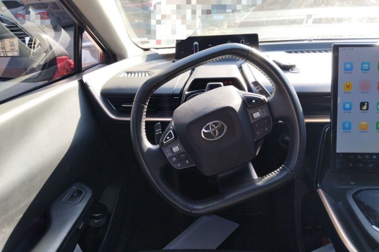 Used Toyota bZ3 2023 616 km Long-Range Premium Steering Wheel