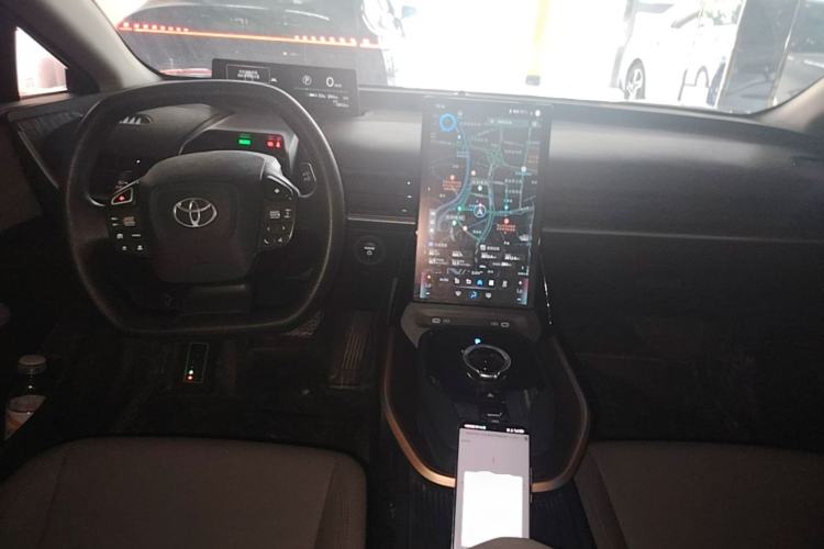 Used Toyota bZ3 2024 517 km Elite PRO Center Console