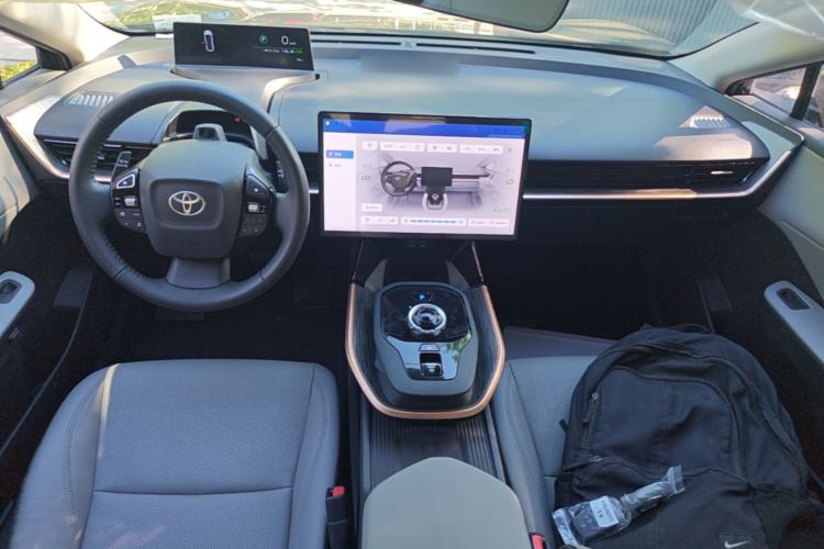 Used Toyota bZ3 2024 616 km Long-Range Premium Center Console