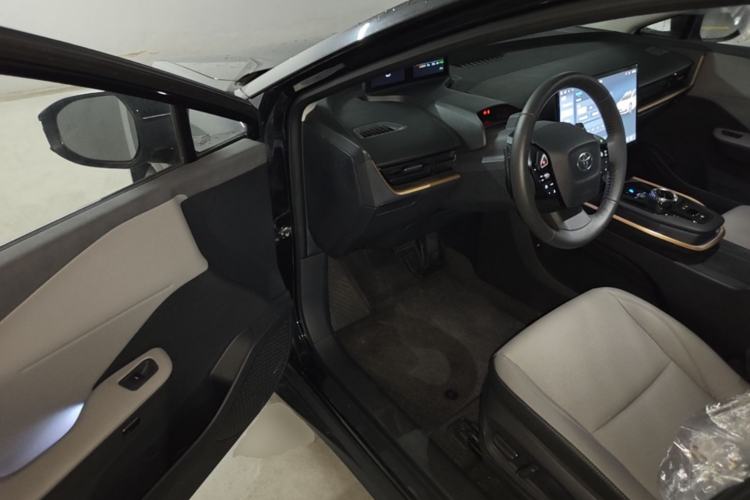 Used Toyota bZ3 2024 616 km Long-Range Premium Driver Seat