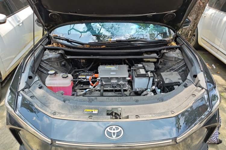 Used Toyota bZ3 2024 517 km Elite PRO Engine Bay
