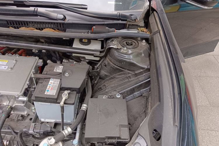 Used Toyota bZ3 2024 517 km Elite PRO Engine Bay Left