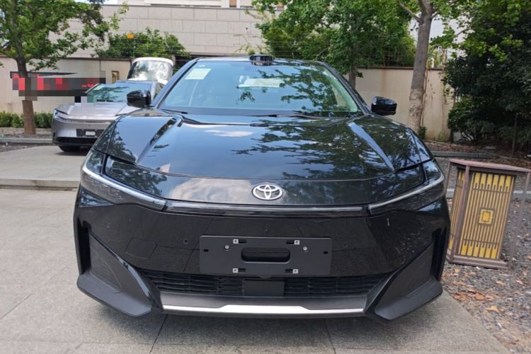 Used Toyota bZ3 2024 616 km Long-Range Premium Front
