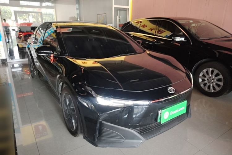 Used Toyota bZ3 2024 517 km Elite PRO Front Right 45 Deg