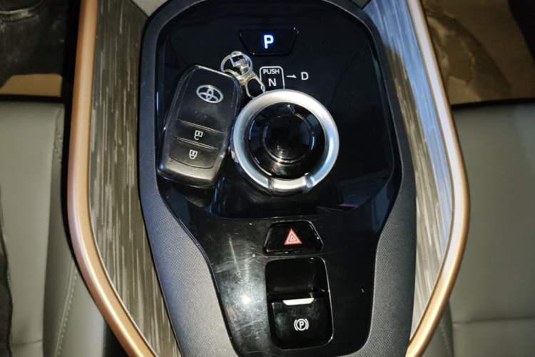 Used Toyota bZ3 2024 517 km Elite PRO Gear Lever