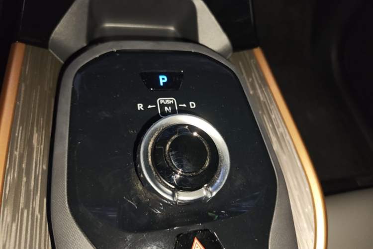 Used Toyota bZ3 2024 616 km Long-Range Premium Gear Lever