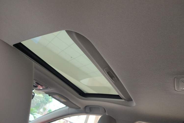 Used Toyota bZ3 2024 517 km Elite PRO Headliner