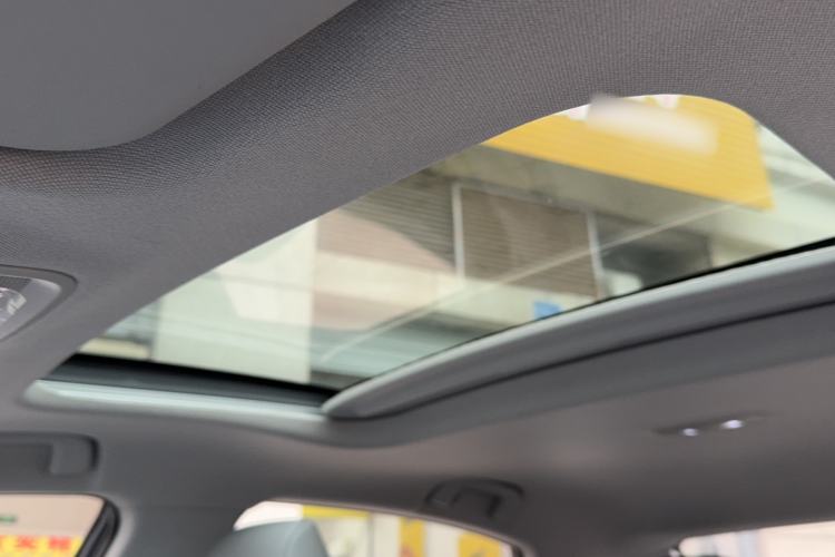 Used Toyota bZ3 2024 517 km Elite PRO Headliner