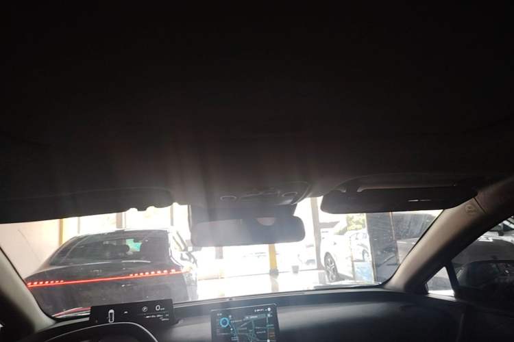 Used Toyota bZ3 2024 517 km Elite PRO Headliner