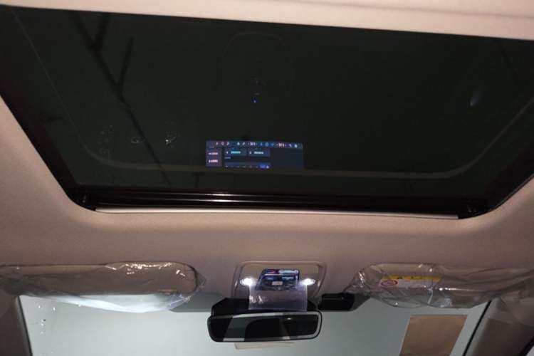 Used Toyota bZ3 2024 616 km Long-Range Premium Headliner