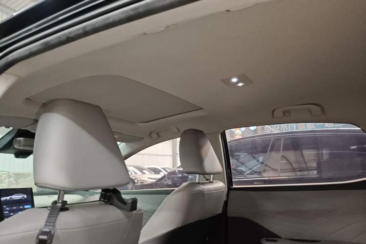 Used Toyota bZ3 2024 517 km Elite PRO Headliner