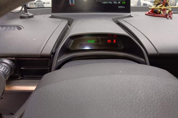 Used Toyota bZ3 2024 517 km Elite PRO Instrument Cluster