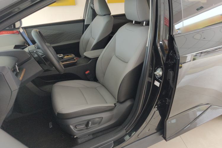 Used Toyota bZ3 2024 517 km Elite PRO Left Front Seat
