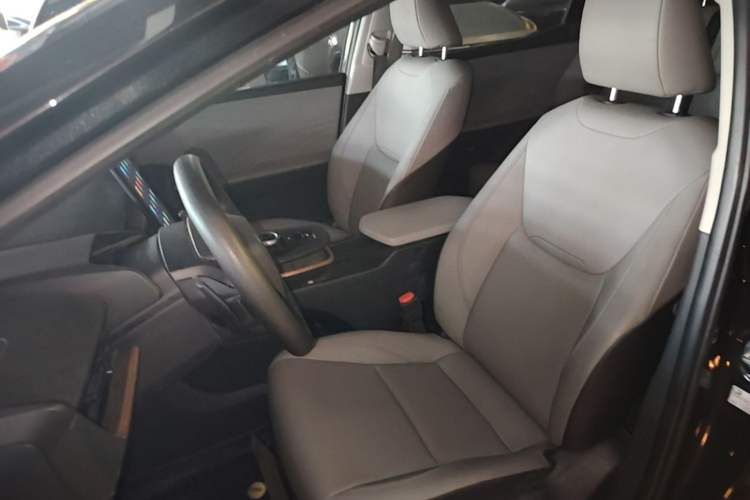 Used Toyota bZ3 2024 517 km Elite PRO Left Front Seat