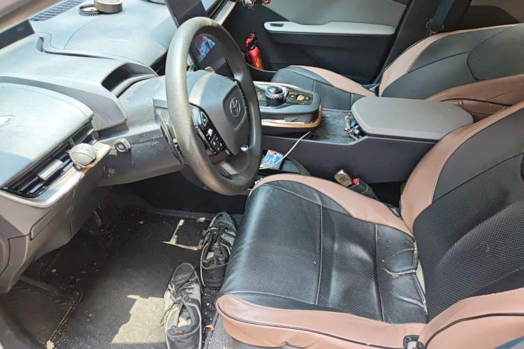Used Toyota bZ3 2024 517 km Elite PRO Left Front Seat