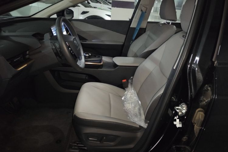 Used Toyota bZ3 2024 616 km Long-Range Premium Left Front Seat