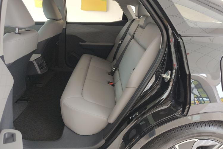 Used Toyota bZ3 2024 517 km Elite PRO Left Rear Seat