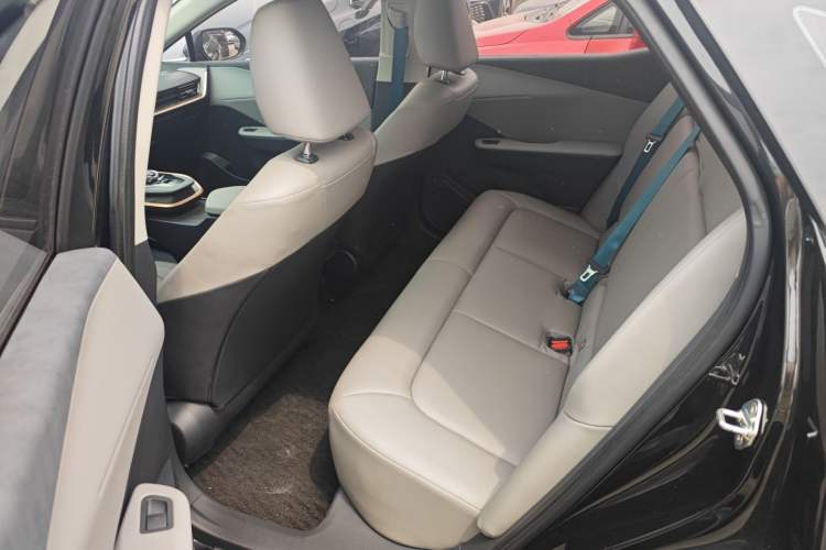 Used Toyota bZ3 2024 517 km Elite PRO Left Rear Seat