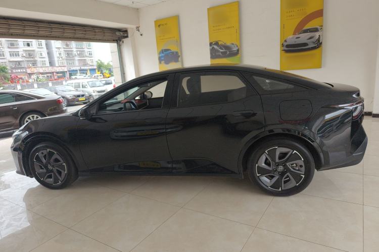 Used Toyota bZ3 2024 517 km Elite PRO Left Side