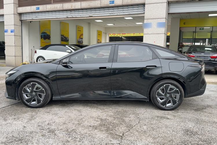 Used Toyota bZ3 2024 517 km Elite PRO Left Side
