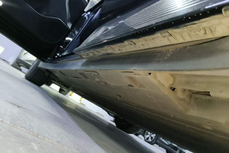 Used Toyota bZ3 2024 517 km Elite PRO Left Side Sill